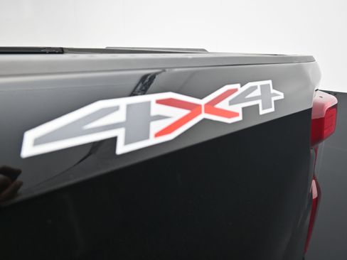 Used 2022 Chevrolet Silverado 1500 LT image 34