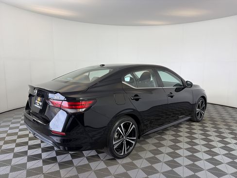 Certified 2023 Nissan Sentra SR FWD image 10