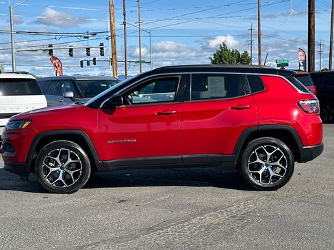 Used 2025 Jeep Compass Limited AWD/4WD image 7