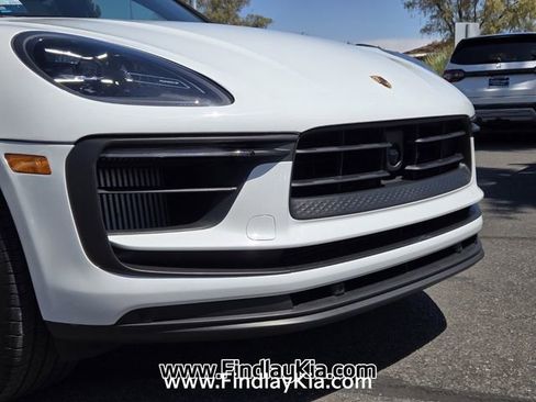 Used 2022 Porsche Macan S AWD/4WD image 2