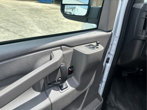 Used 2024 Chevrolet Express 2500 w/ Driver Convenience Package RWD image 20