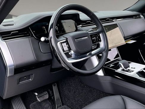 New 2025 Land Rover Range Rover SE image 7