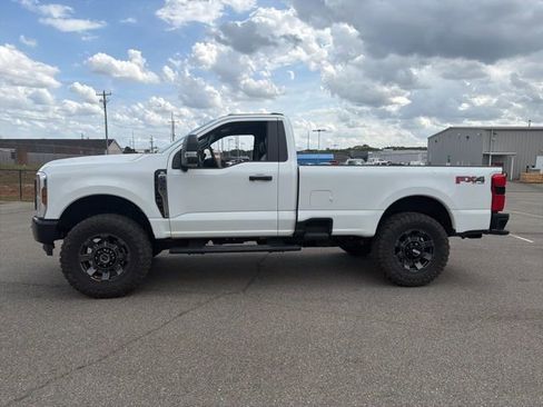 Used 2024 Ford F350 XL w/ 360-Degree Camera Package image 6