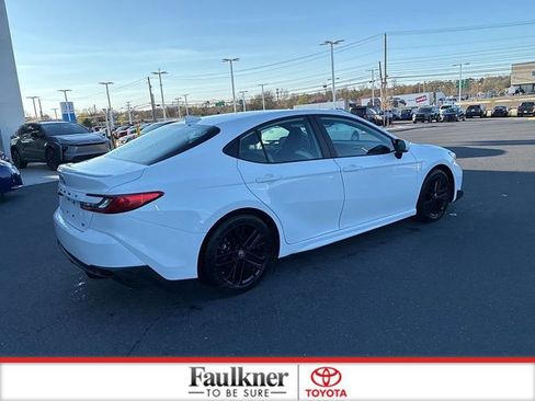 Certified 2025 Toyota Camry Hybrid image 7