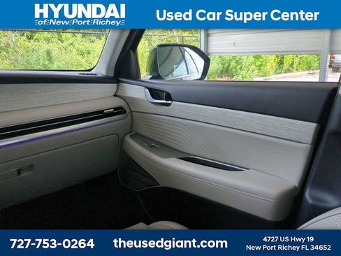 Certified 2024 Hyundai Palisade Calligraphy FWD image 20