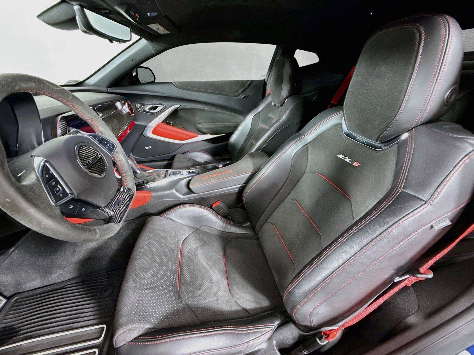 Used 2022 Chevrolet Camaro ZL1 RWD image 9