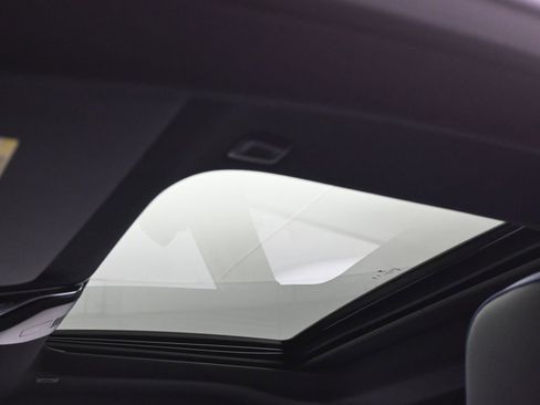 Used 2025 BMW M2 image 20