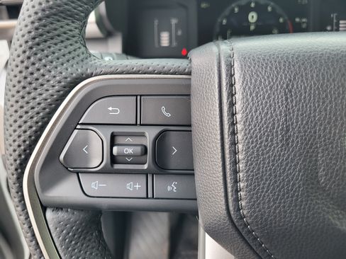 Certified 2025 Toyota Tacoma SR5 image 18