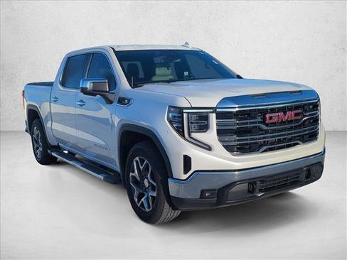Used 2023 GMC Sierra 1500 SLT w/ SLT Premium Package RWD image 3