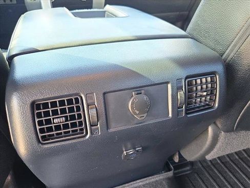 Used 2019 Toyota Tundra Limited w/ Limited Premium Package AWD/4WD image 17