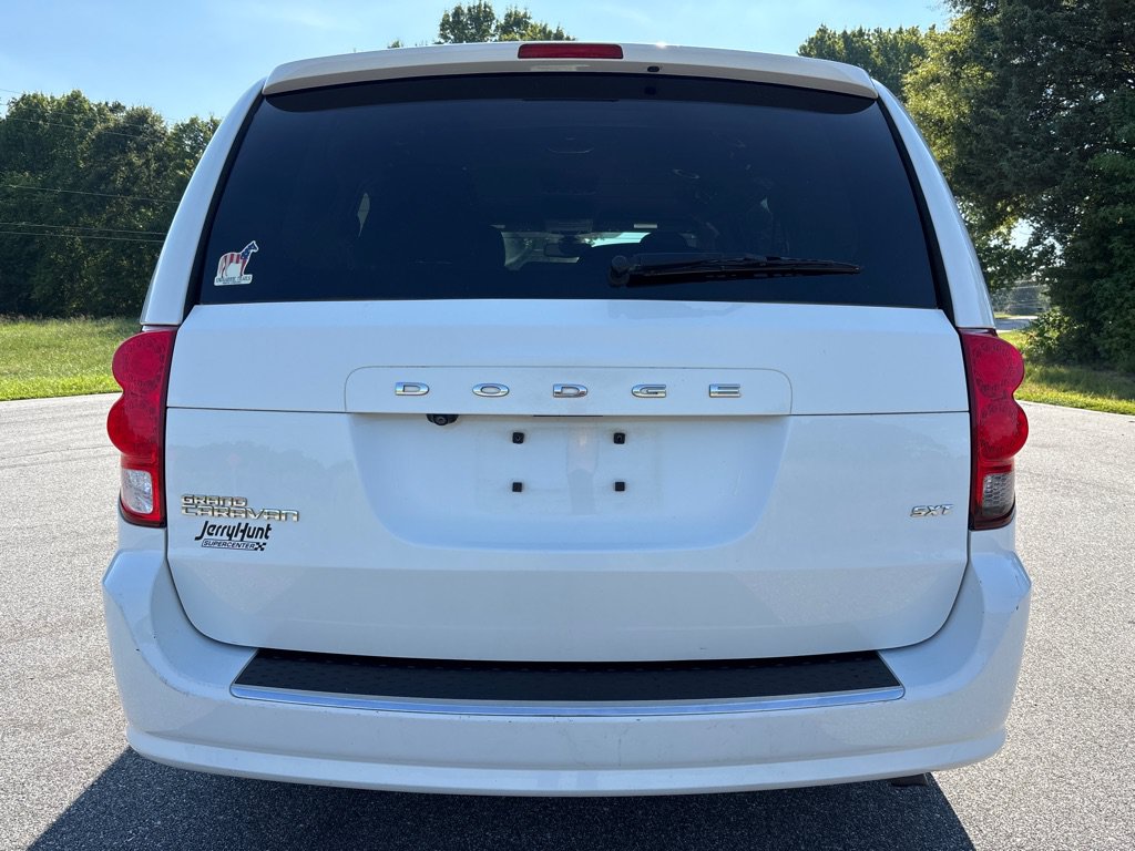 Used 2020 Dodge Grand Caravan SXT FWD image 4