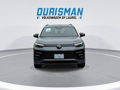New 2026 Volkswagen Tiguan SE R-Line FWD image 3