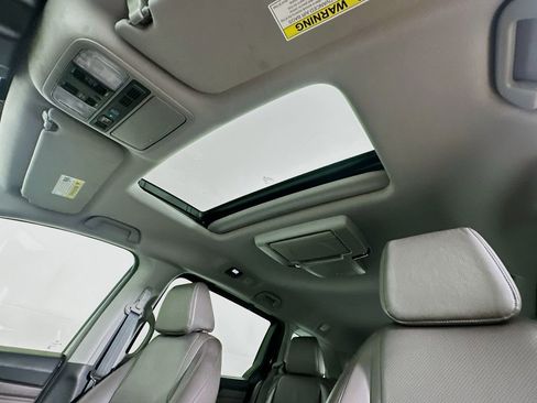 Used 2020 Honda Odyssey Elite image 25