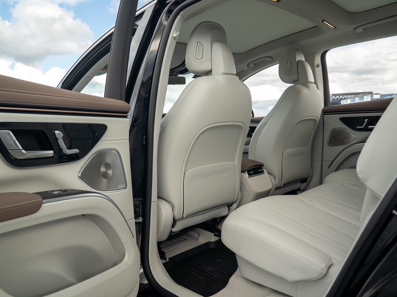 Used 2023 Mercedes-Benz EQS 580 4MATIC SUV image 26