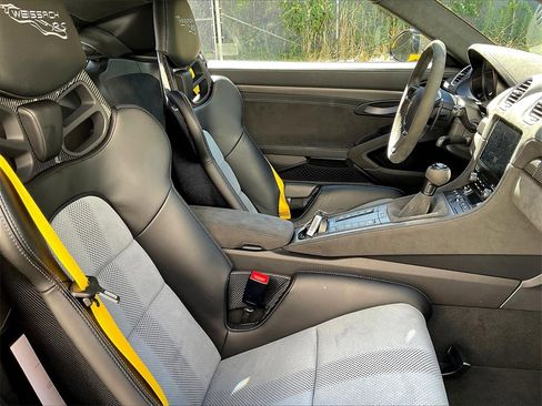 Certified 2025 Porsche 718 Cayman GT4 RS image 12