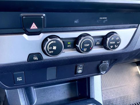 Used 2019 Toyota Tacoma SR w/ SR Convenience Package RWD image 29