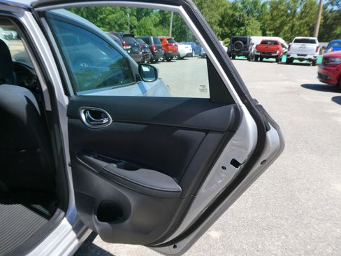Used 2019 Nissan Sentra SV FWD image 24