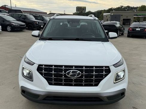 Used 2021 Hyundai Venue SEL w/ Premium Package image 10