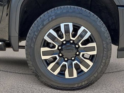 Used 2024 GMC Sierra 2500 Denali Ultimate w/ Max Trailering Package AWD/4WD image 8
