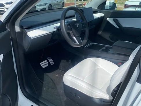 Used 2022 Tesla Model Y Performance AWD/4WD image 14