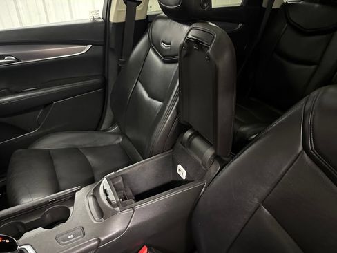 Used 2017 Cadillac XT5 Luxury FWD image 35