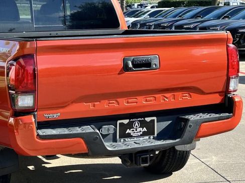 Used 2018 Toyota Tacoma TRD Sport w/ Technology Package RWD image 6