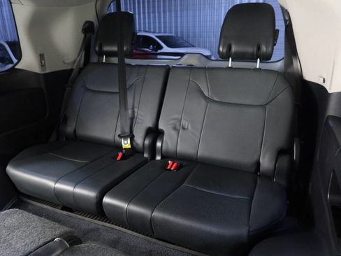 Used 2017 Lexus LX 570 4WD image 17