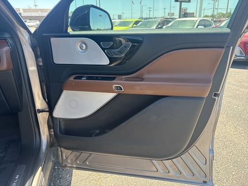 Used 2021 Lincoln Aviator Grand Touring w/ Equipment Group 302A AWD/4WD image 39