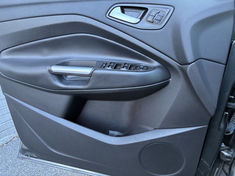 Used 2019 Ford Escape Titanium AWD/4WD image 16