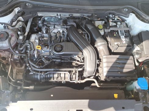 Certified 2023 Volkswagen Taos SEL AWD/4WD image 30