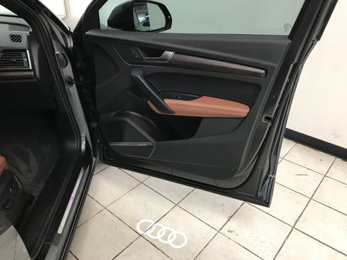 Used 2023 Audi Q5 e Premium Plus w/ Premium Plus Package AWD/4WD image 16