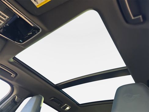 Certified 2020 Land Rover Range Rover Sport SVR image 34