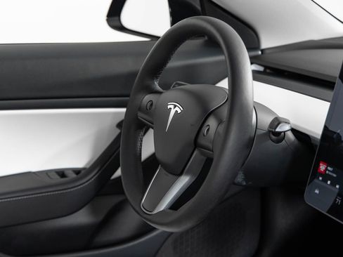 Used 2021 Tesla Model 3 Performance image 25