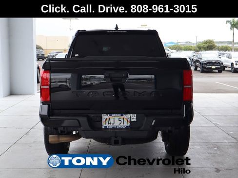 Used 2024 Toyota Tacoma TRD Sport AWD/4WD image 4