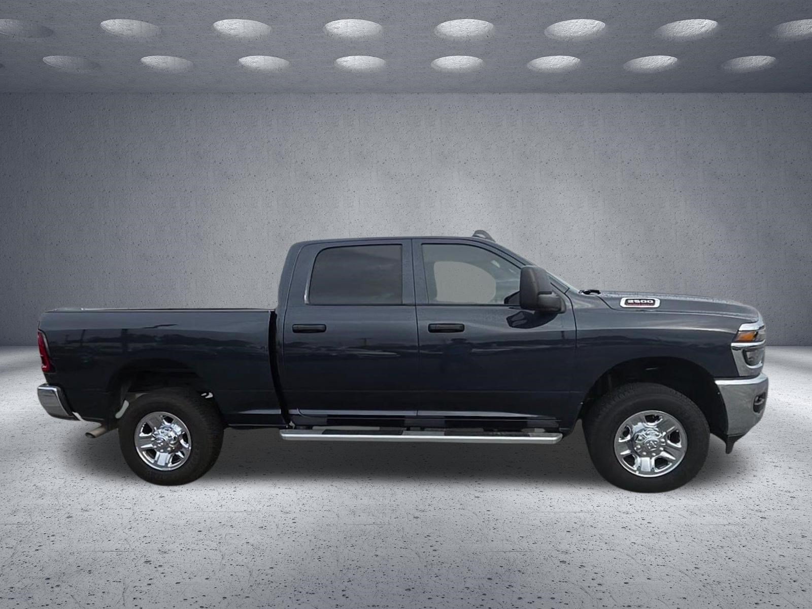 Used 2026 RAM 2500 Tradesman w/ Chrome Appearance Group AWD/4WD image 7