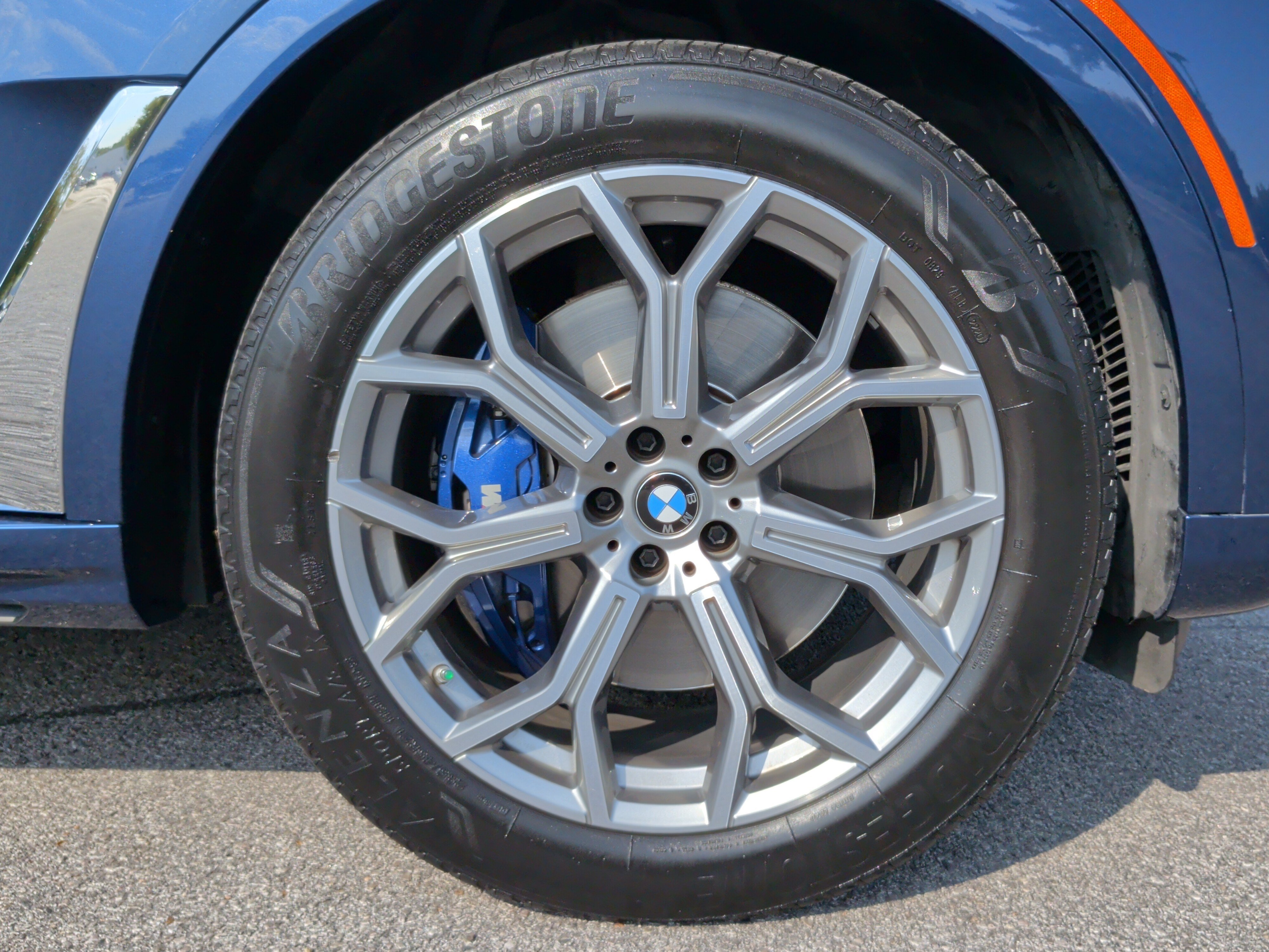 Used 2021 BMW X7 xDrive40i w/ Premium Package AWD/4WD image 14