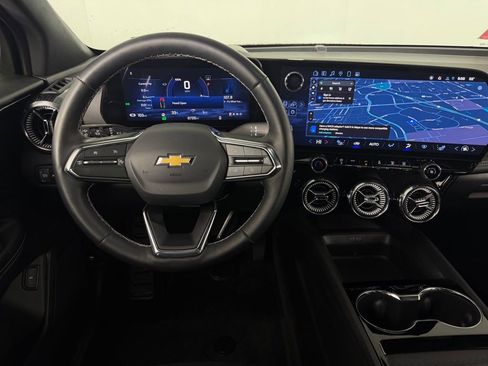 Used 2025 Chevrolet Blazer EV LT image 13