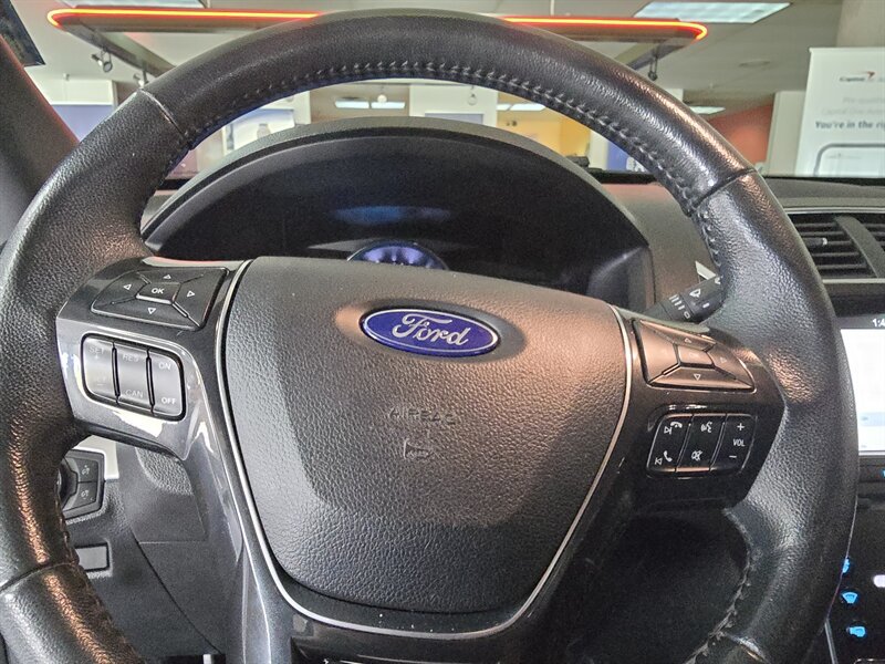 Used 2019 Ford Explorer Limited w/ Class III Trailer Tow Package AWD/4WD image 40