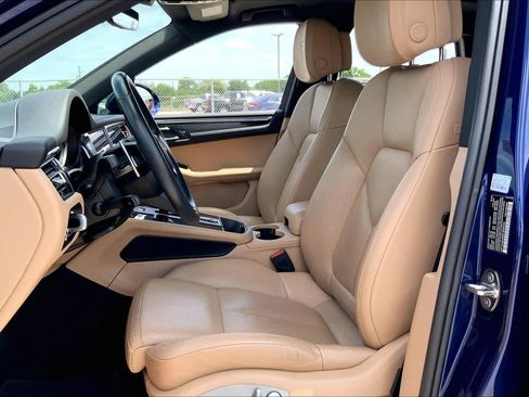Used 2023 Porsche Macan Turbo AWD/4WD image 11