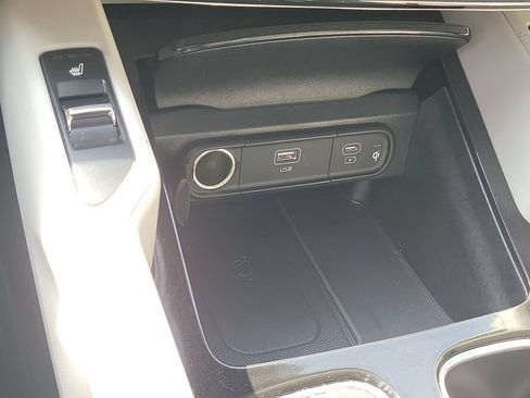 Certified 2024 Kia Telluride S w/ S Sunroof Package FWD image 18