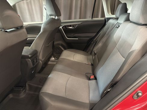 Used 2025 Toyota RAV4 XLE FWD image 10