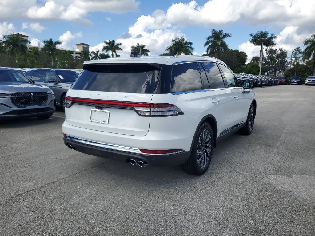 New 2026 Lincoln Aviator 2WD image 4