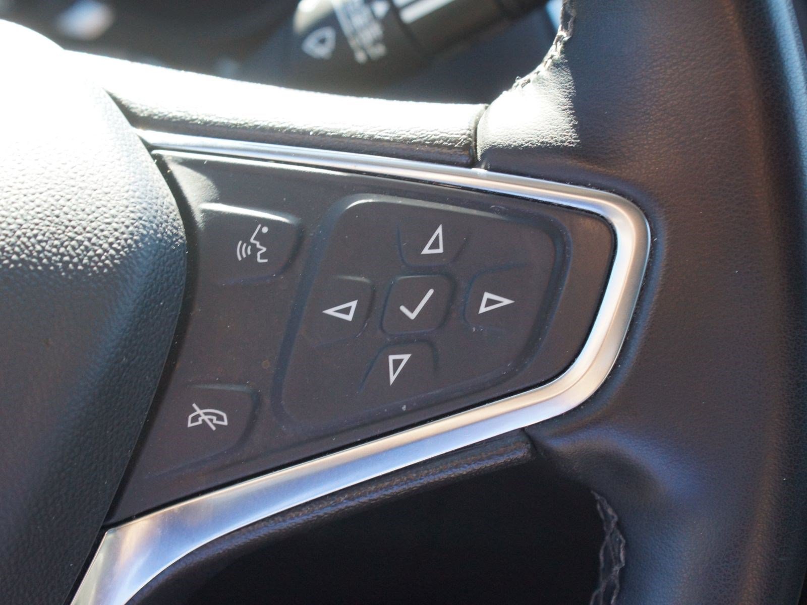 Used 2024 Chevrolet Equinox LT AWD/4WD image 10