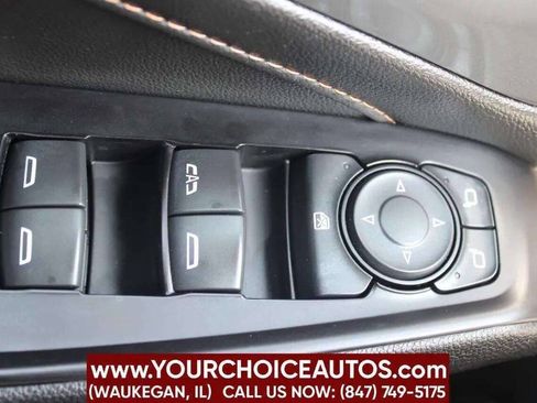 Used 2020 Chevrolet Traverse LT w/ Driver Confidence II Package AWD/4WD image 28