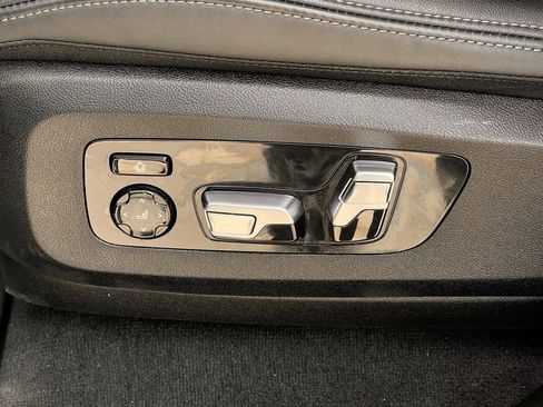 Used 2025 BMW X6 xDrive40i image 18