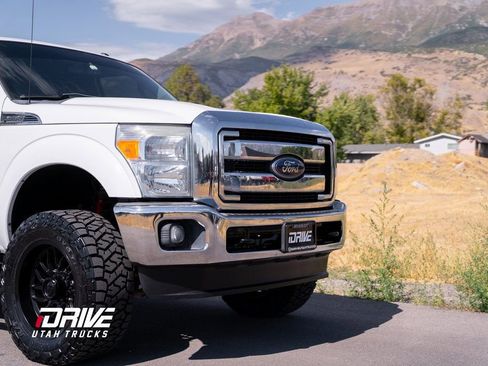 Used 2012 Ford F350 Lariat w/ Lariat Interior Pkg image 3