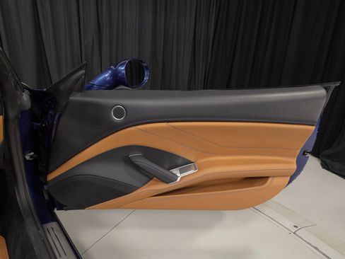 Used 2017 Ferrari California T RWD image 46