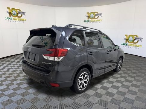 Used 2019 Subaru Forester Premium AWD/4WD image 10