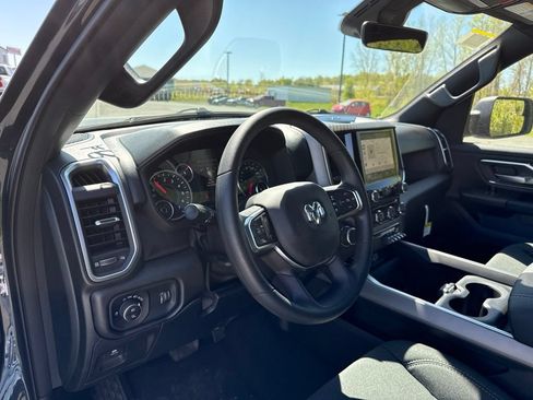 New 2026 RAM 1500 4x4 Crew Cab image 19