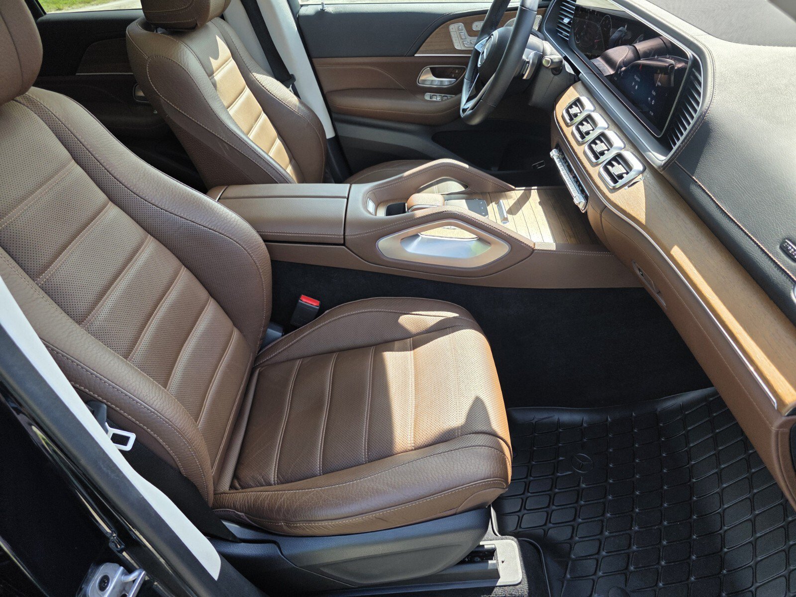 Used 2024 Mercedes-Benz GLE 450 4MATIC image 3